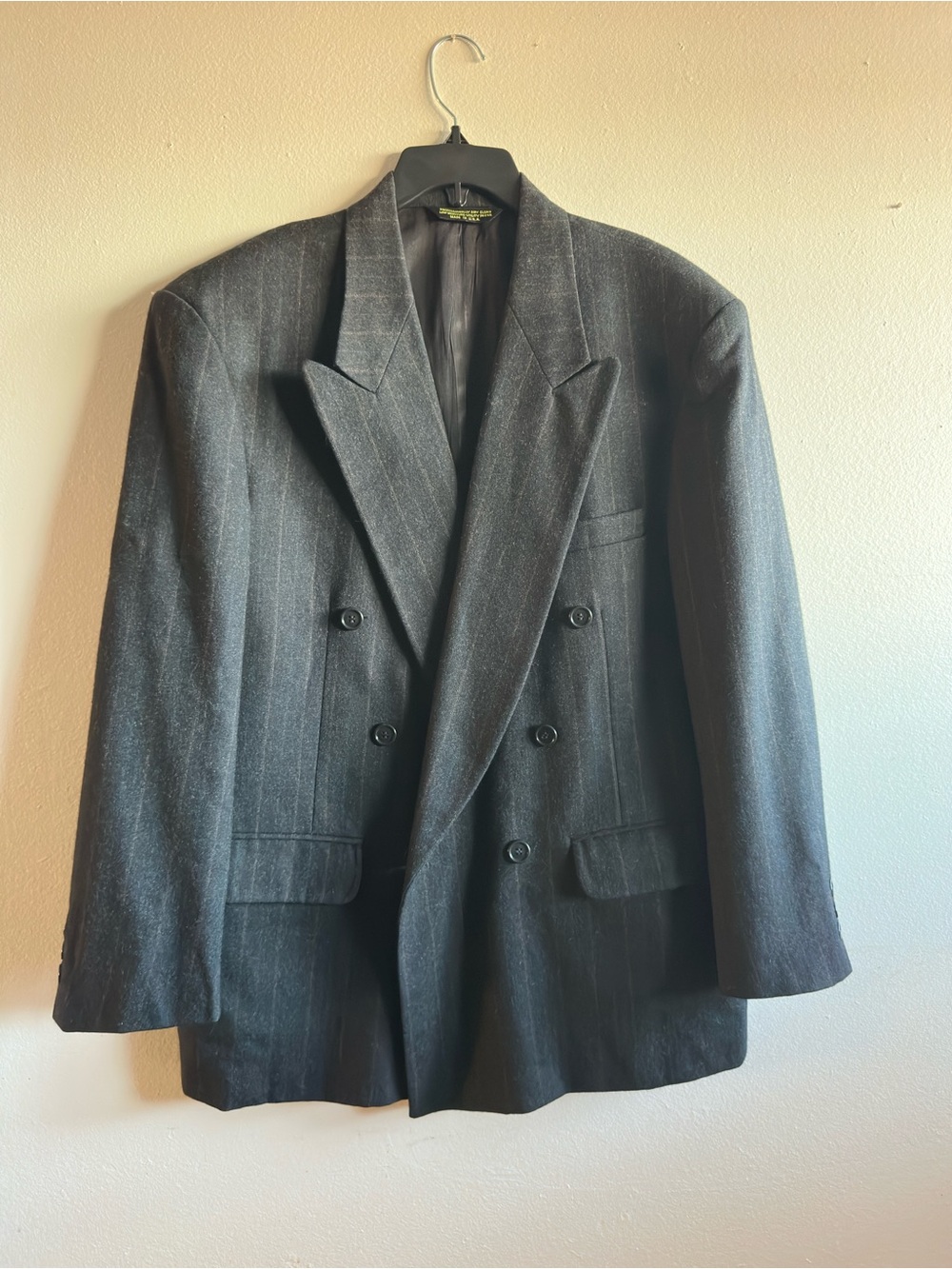Dellapenna Double-Breasted Pinstripe Suit Jacket in Dark Grey Size 42S